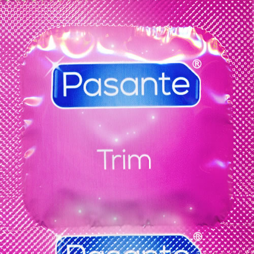 Pasante «Trim» (Vorratspackung) 144 herrlich enge Kondome für Männer, die es nicht so breit brauchen