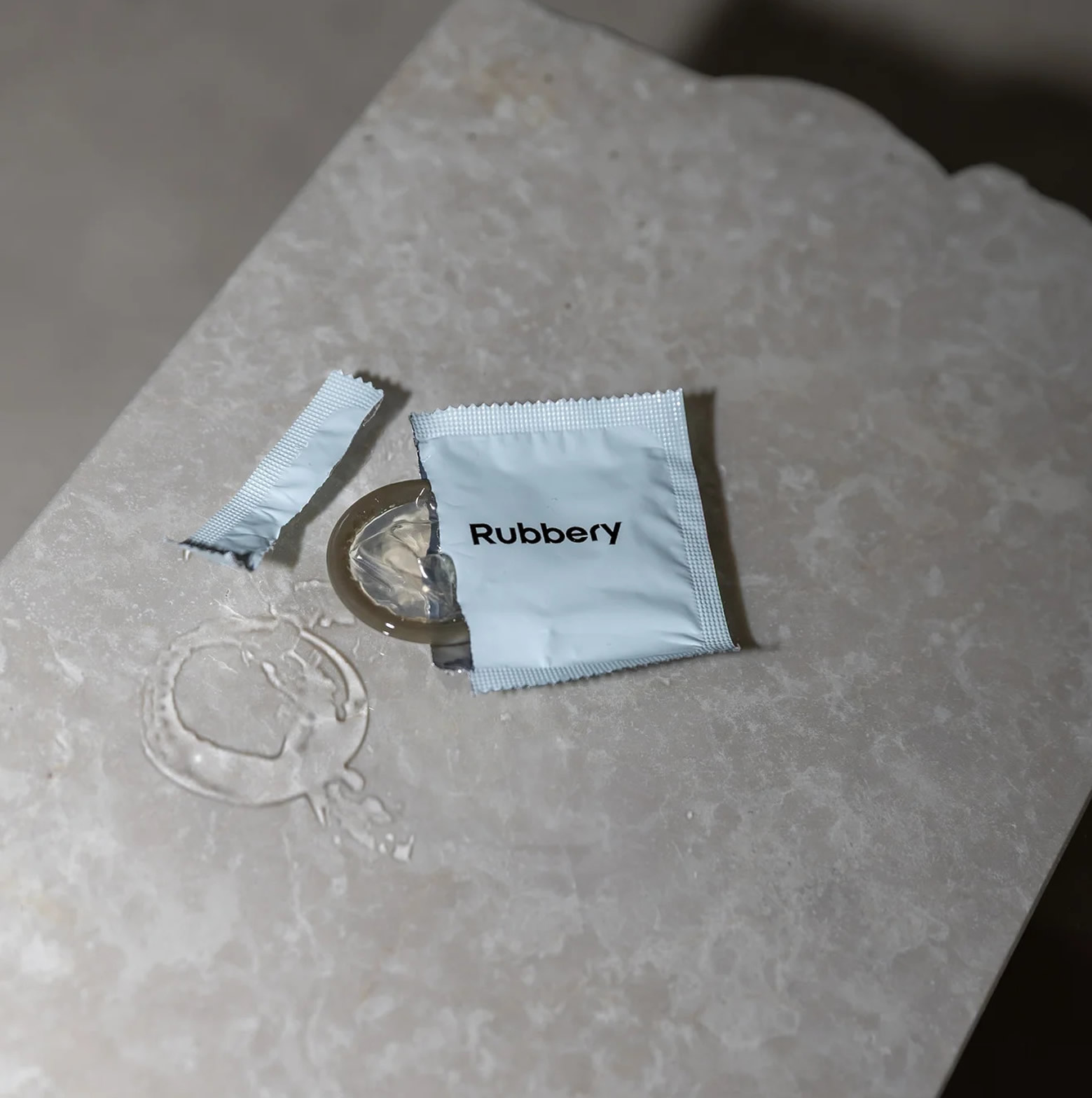 Rubbery «Ultra Thin» 6 gefühlsechte Kondome ohne Latexgeruch (31)