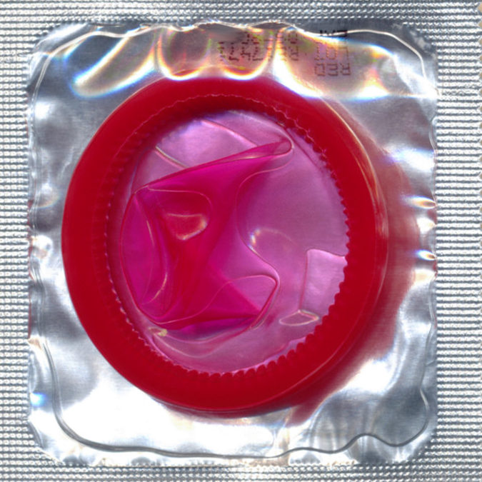 Glyde Ultra «Maxi Red» 100 rote XL-Kondome, zertifiziert mit der Vegan-Blume