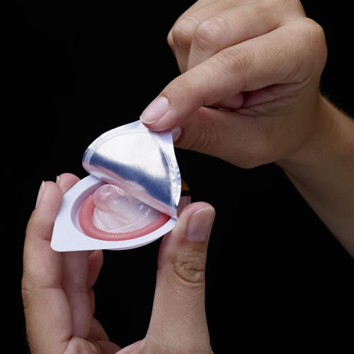 Ceylor «Blauband» 100 skin friendly condoms with cream lubricant, hygienically sealed in condom pods