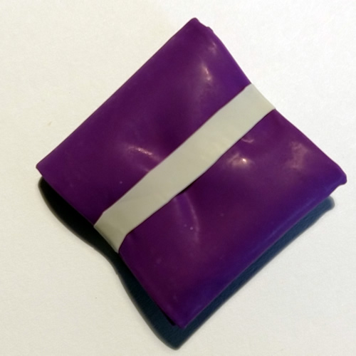 Olivia Dams «Grape» 6 purple latex sheets (dental dams) with grape flavour