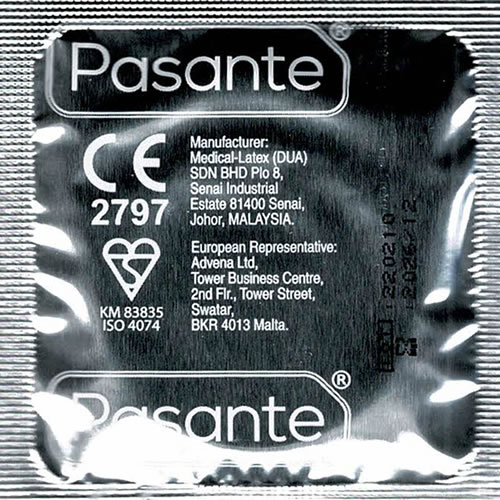 Pasante «Naturelle» (bulk pack) 3 anatomical shaped condoms with 66mm-head