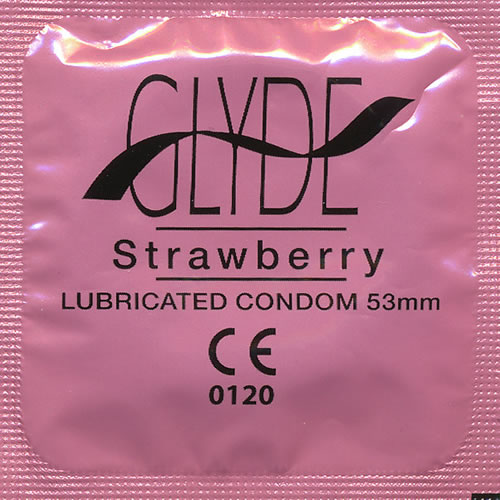 Glyde Ultra «Strawberry» 10 red condoms with strawberry flavour, certified with the Vegan Flower